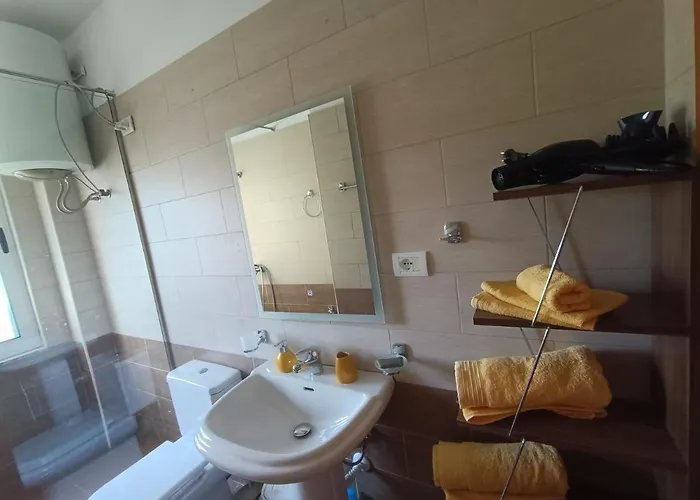 Tirana's Hidden Wonder * 地拉那